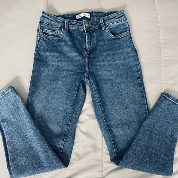 ZARA Skinny Jeans - Picture 2 of 5